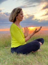 Achtsamkeit! Gestalte deine Yoga Stunde so, wie es dein Körper verlangt!